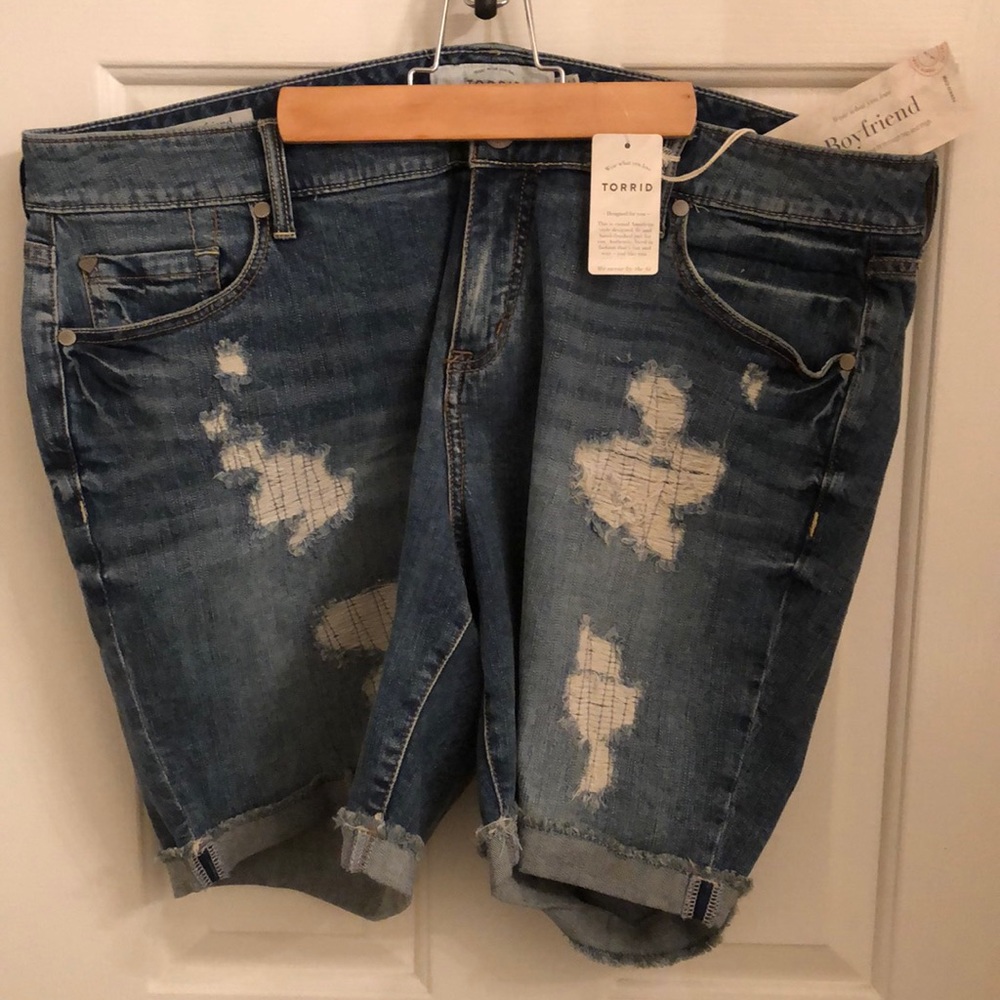 TORRID Stretch Boyfriend Jean Shorts